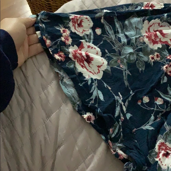 Shorts - Picture 3 of 4